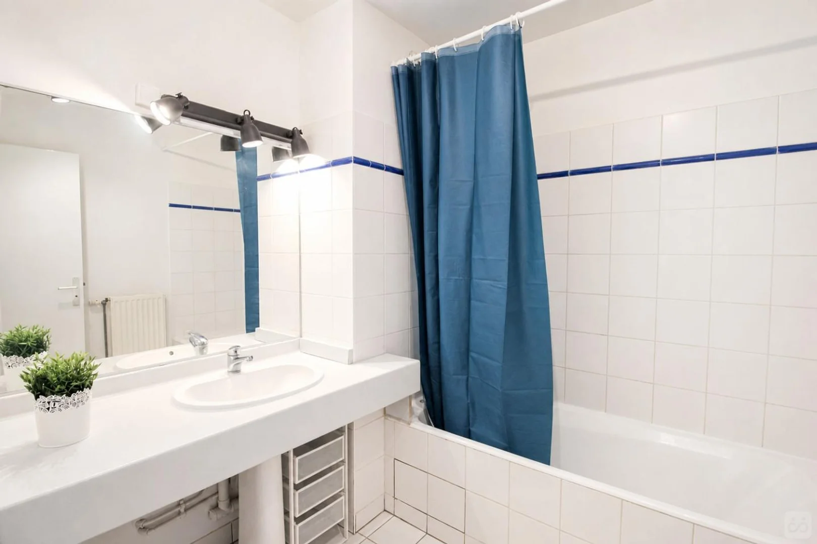 Budget-friendly student room close to campus in