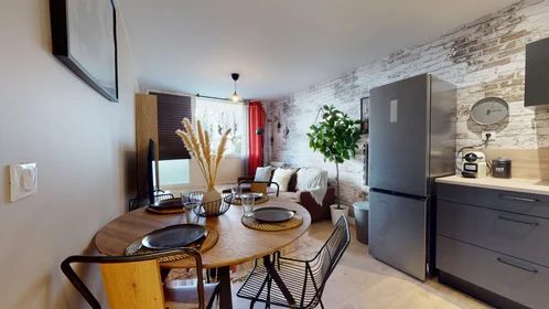 Quarto privado em 199 rue Calvin - Résidence 161 allée François Chatillon Bâtiment F, imagem 6 de 15