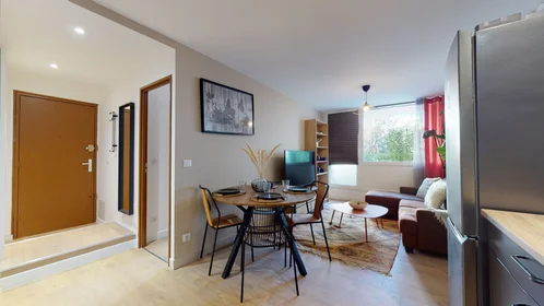 Quarto privado em 199 rue Calvin - Résidence 161 allée François Chatillon Bâtiment F, imagem 9 de 15