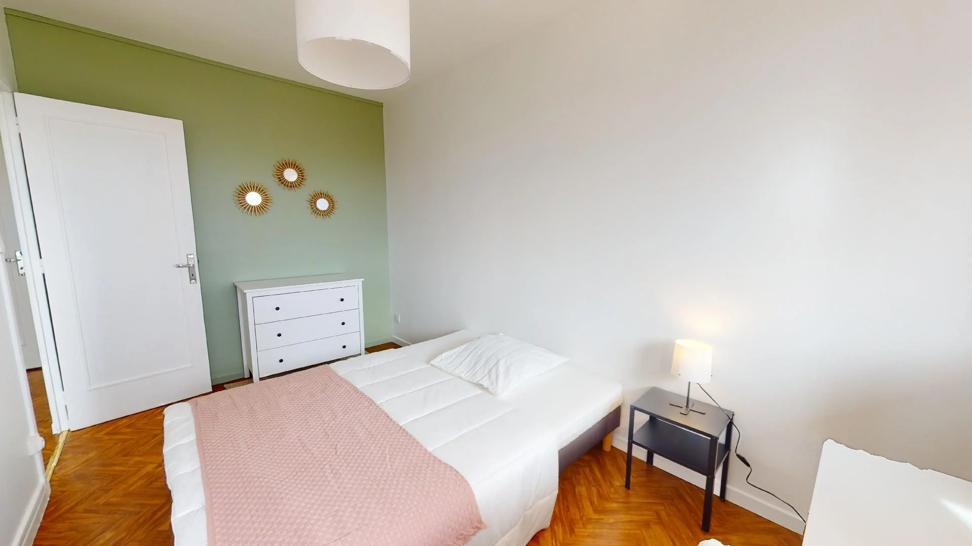 Quarto para alugar em apartamento de estudantes em , totalmente mobilado