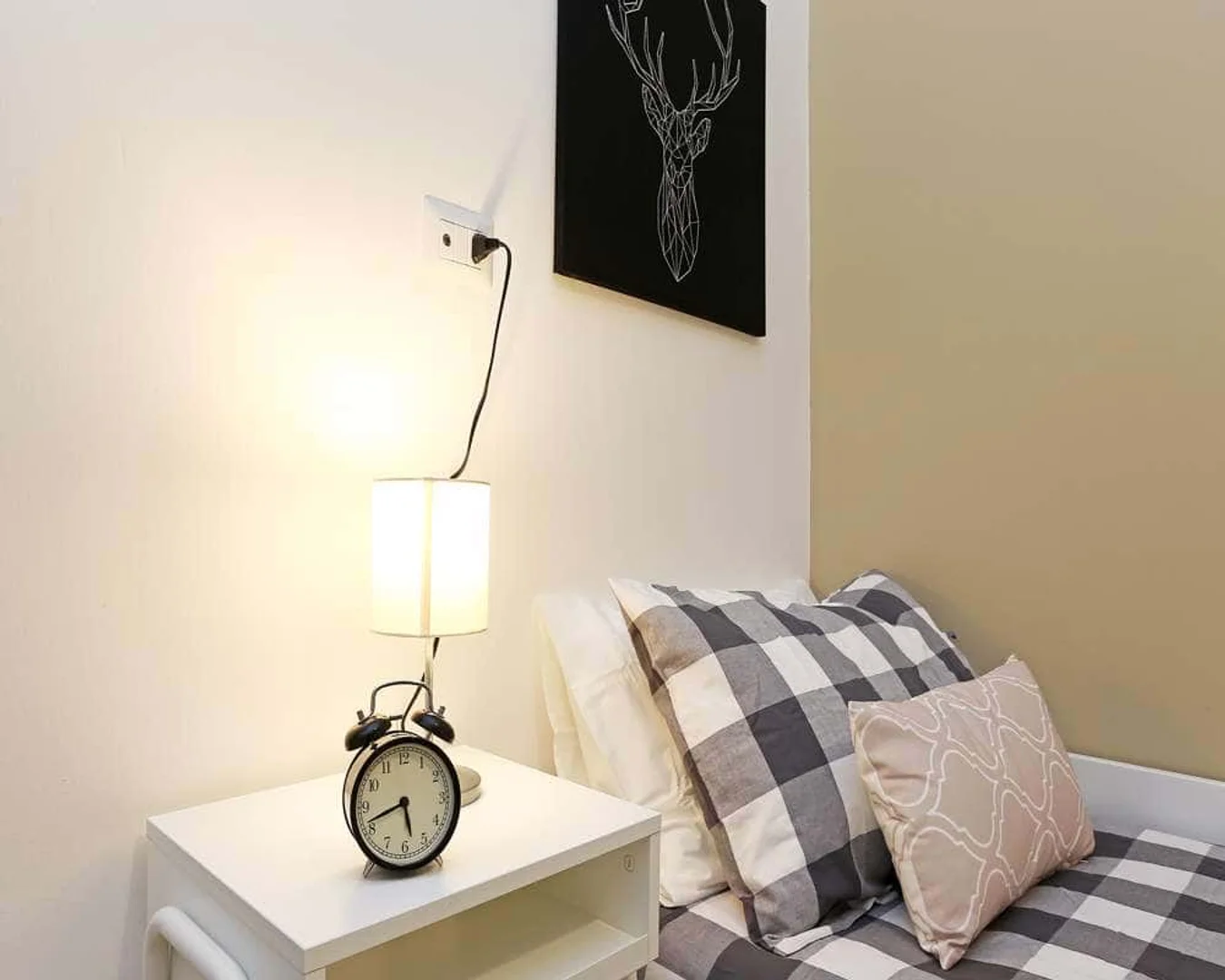 Chambre d'étudiant lumineuse et aérée avec accès facile à l'université dans 