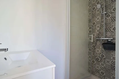 私人房间 在 11 Rue Jules Guesde, 51100 Reims, France, 11的图像11
