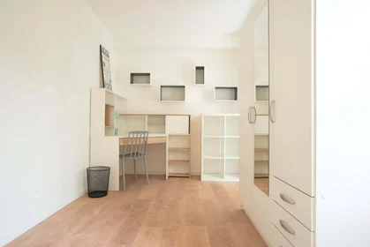 私人房间 在 11 Rue Jules Guesde, 51100 Reims, France, 11的图像7
