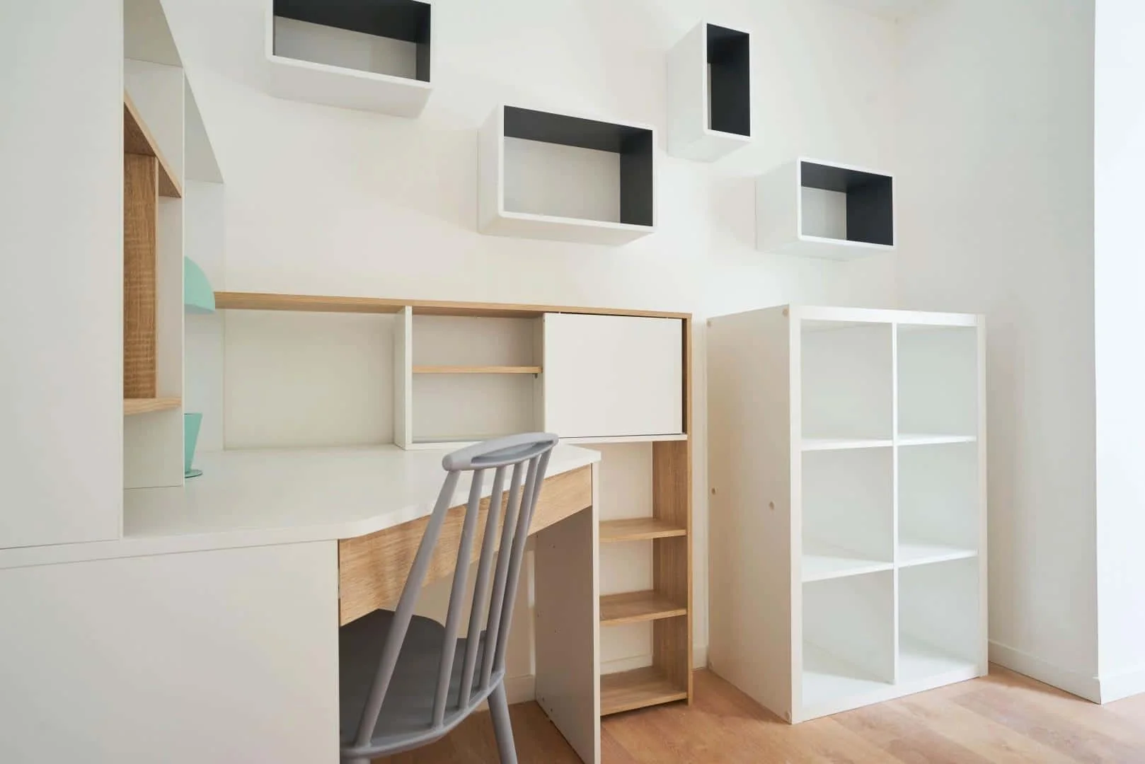 Chambre abordable pour les étudiants avec un bon éclairage dans 