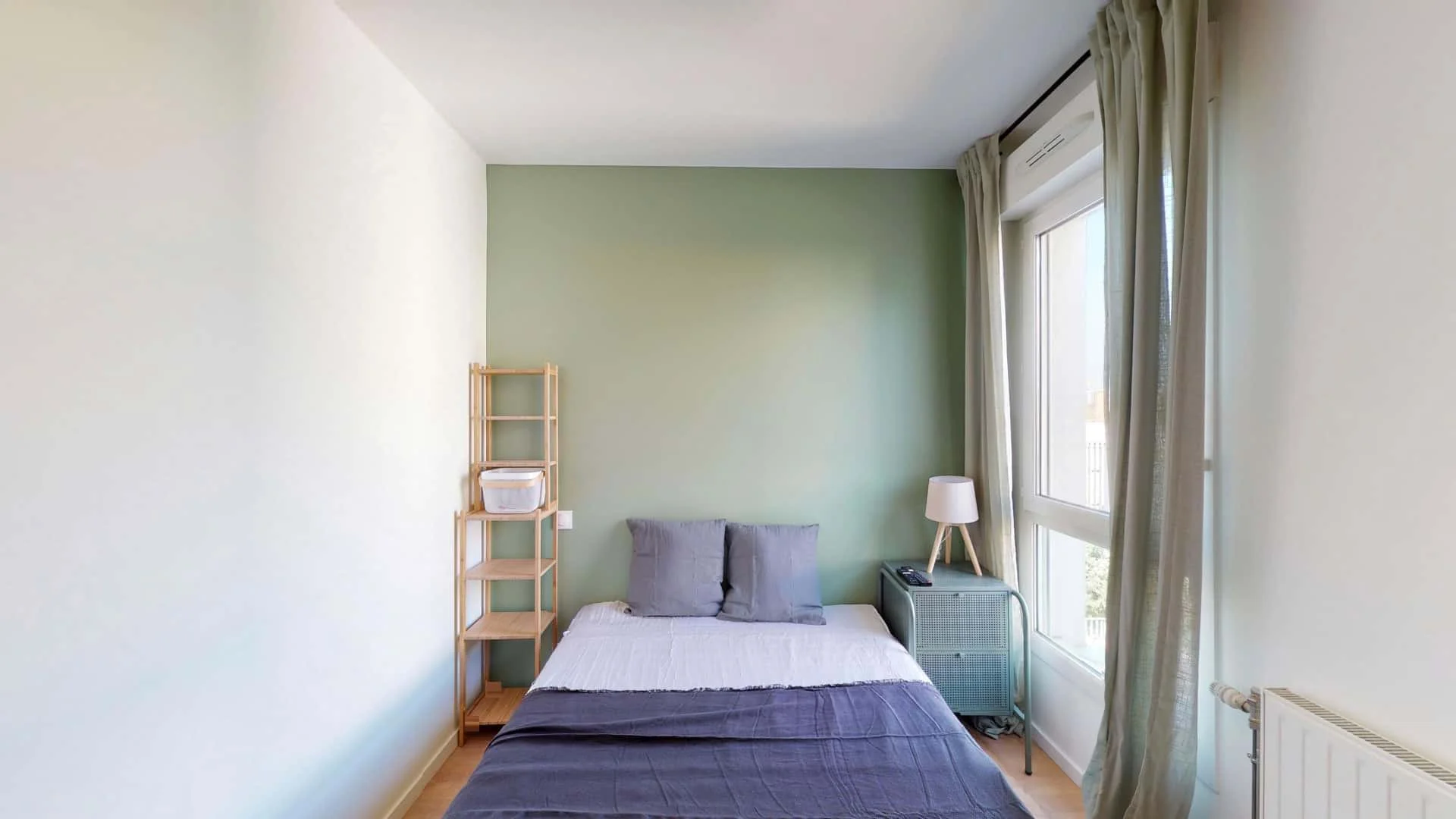 Comfortable and spacious student room in