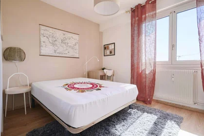 私人房间 在 25 Rue Géruzez, 51100 Reims, France, 16的图像2