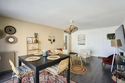 私人房间 在 25 Rue Géruzez, 51100 Reims, France, 16的图像7