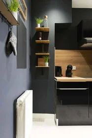 Private room at 12 Pl. Drouet d'Erlon, 51100 Reims, France, image 17 of 19