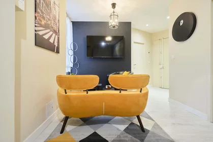 Private room at 12 Pl. Drouet d'Erlon, 51100 Reims, France, image 10 of 19