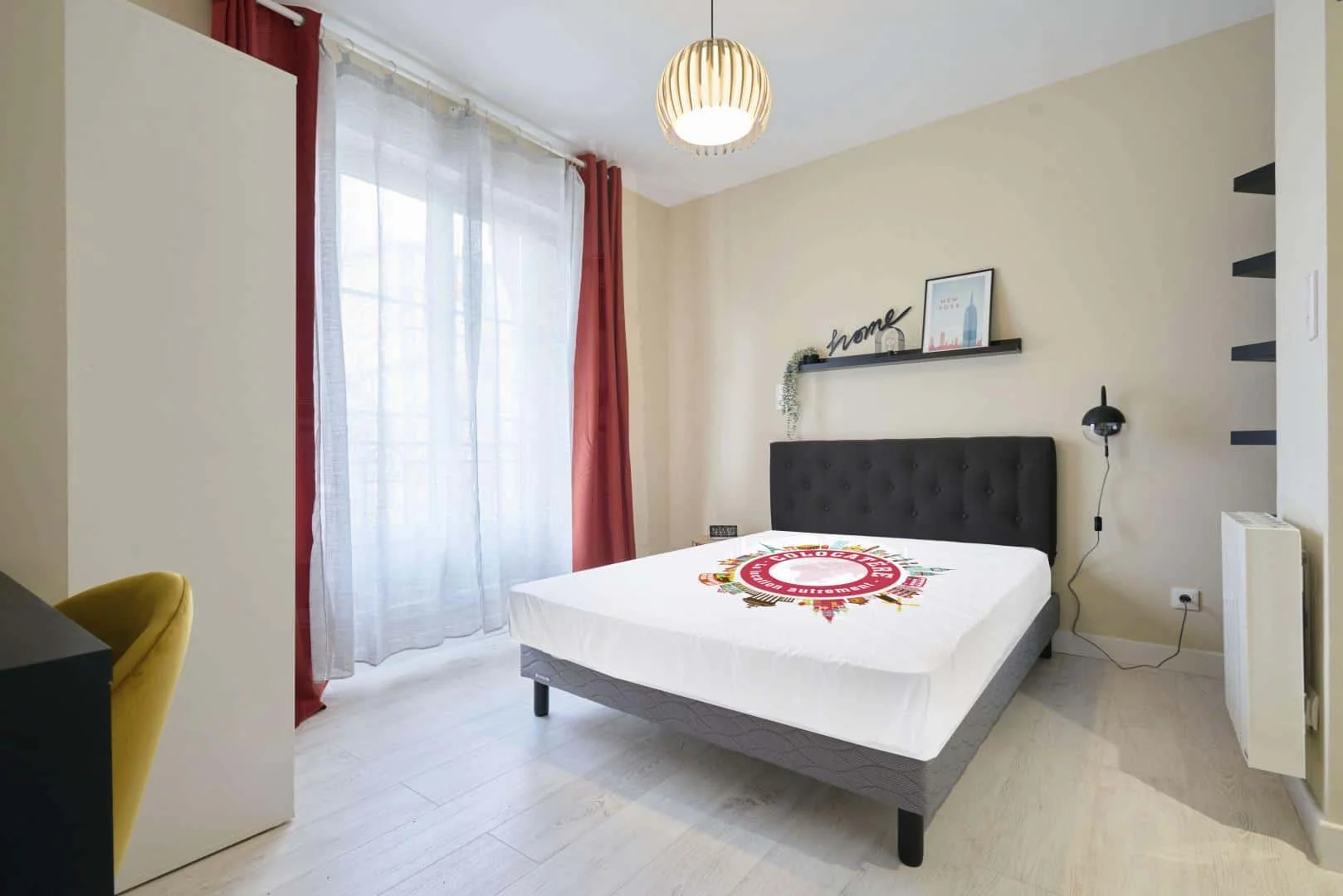 Economical student room with convenient location in 