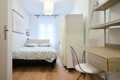 Quarto privado em 100 Rue Chanzy, 51100 Reims, France, imagem 1 de 10