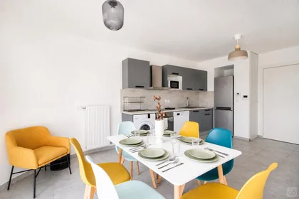 Prywatny pokój Cusset-Bonnevay, Villeurbanne, obraz 3 7