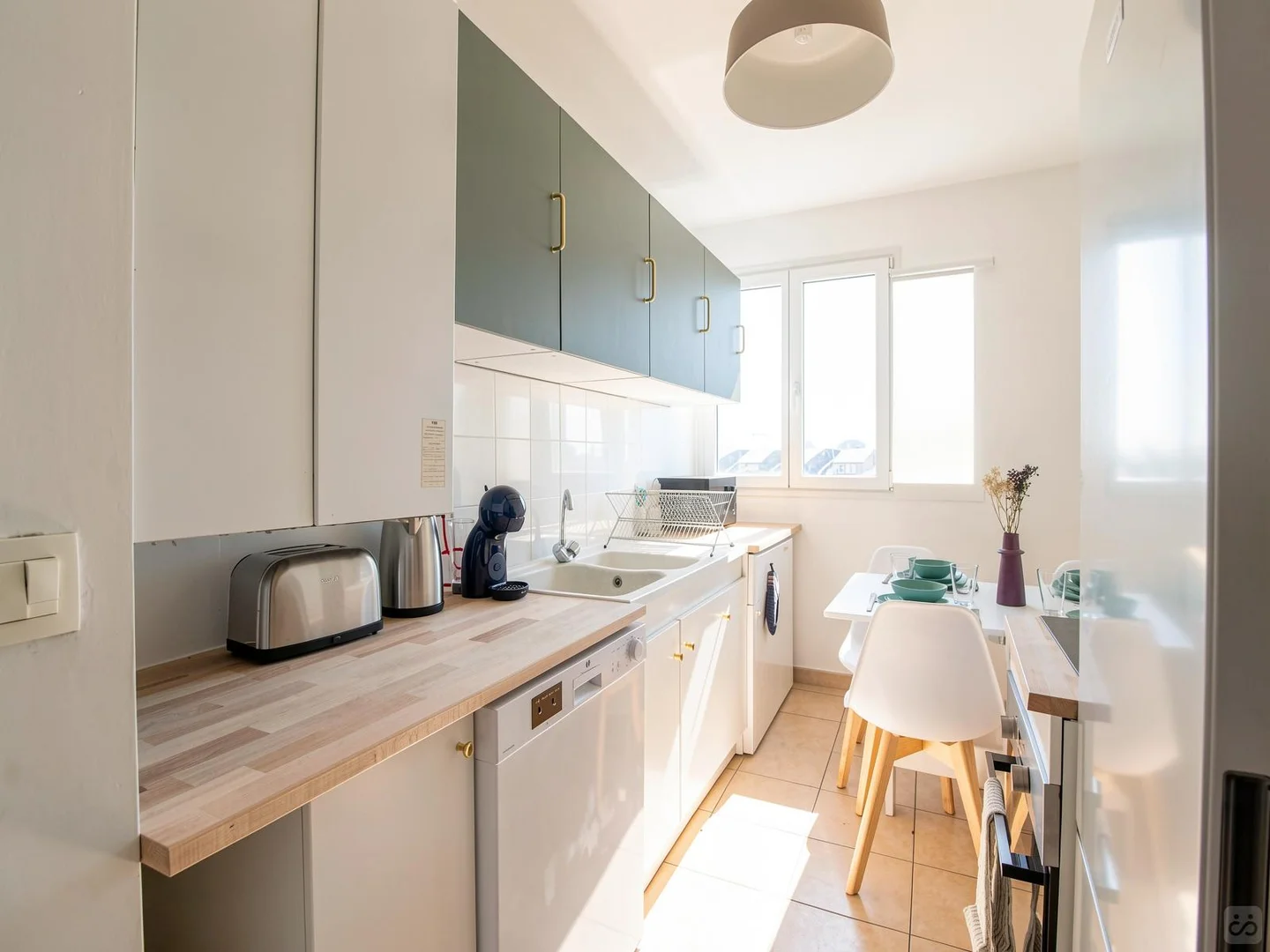 Habitación estudiantil económica cerca del campus en