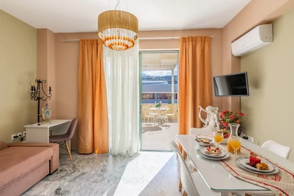 Modern and bright flat in Rethymno