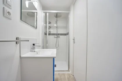 Private room at 21 / 23 rue Pasteur, image 32 of 32