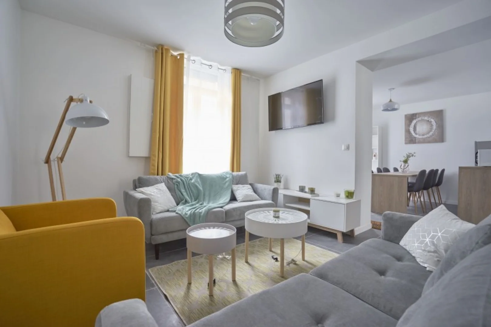Chambre conviviale pour les étudiants dans  avec des équipements modernes