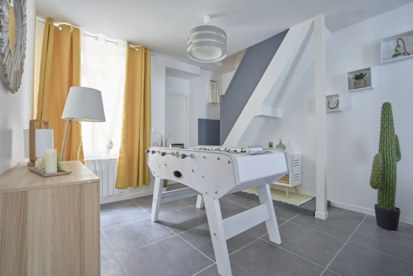 Chambre abordable pour les étudiants avec un bon éclairage dans 