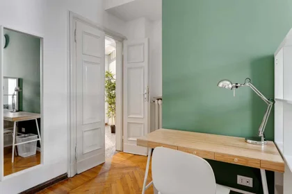 Habitación privada en Via Annibale Caretta 1, Milan. Italy, imagen 1 de 20