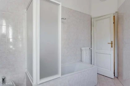Habitación privada en Via Annibale Caretta 1, Milan. Italy, imagen 5 de 20