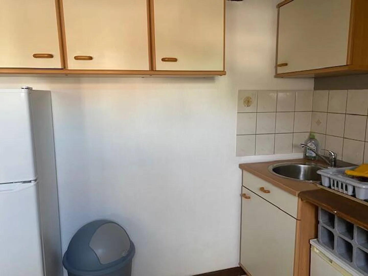 Zimmer in Studentenwohnung in  zu vermieten, voll möbliert