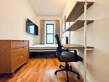 Gesamte Unterkunft im Wohnheim in der 256 west 108th street, 3W, Upper West Side, New York, NY, 10025, bild 4 von 12