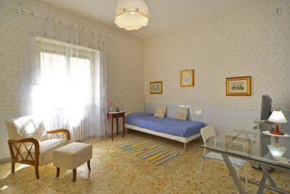 Chambre privée à via delle arniche, image 1 de 16