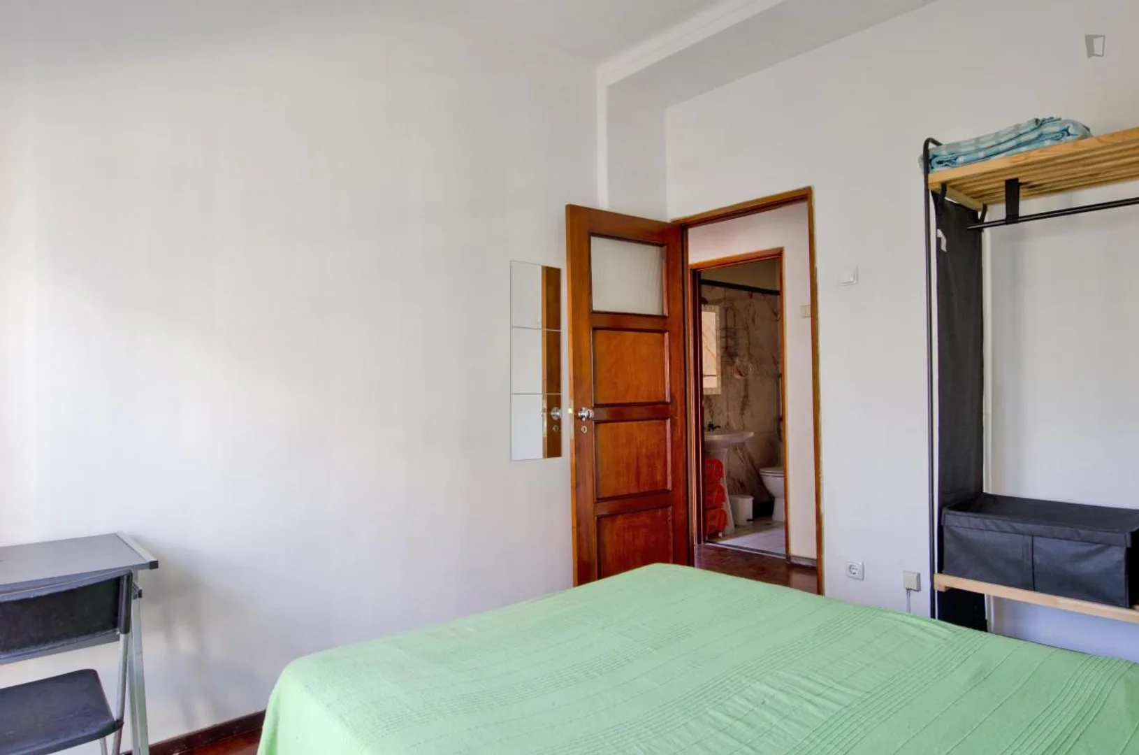 Quarto acolhedor para estudantes disponível em 