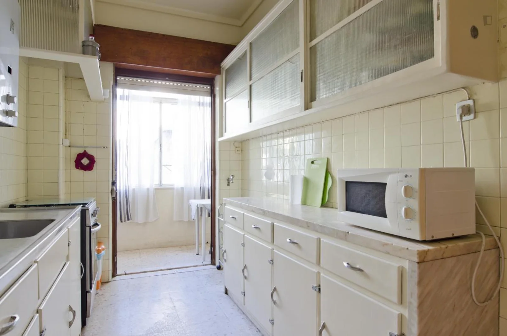Quarto de estudante confortável e espaçoso em 