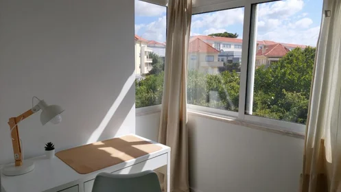 Stanza privata in Avenida Dom João I, immagine 1 di 10
