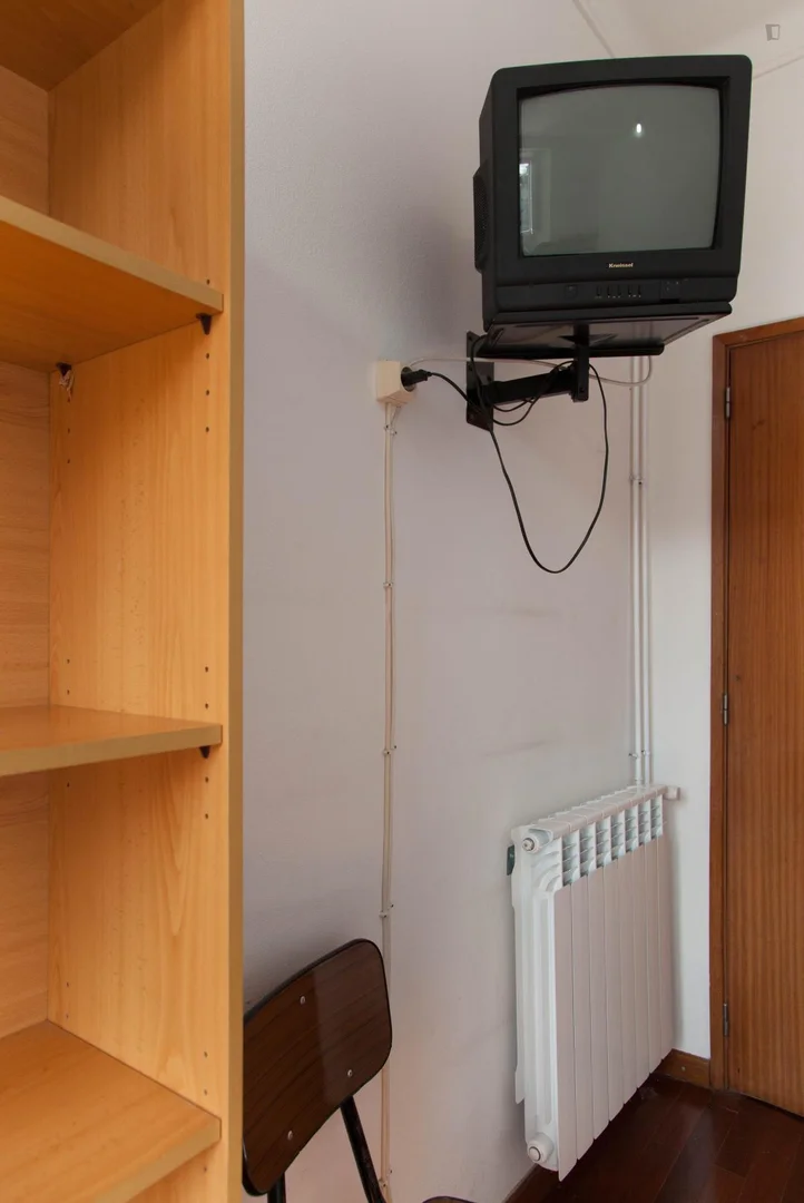 Habitación en apartamento estudiantil en alquiler en , completamente amueblado