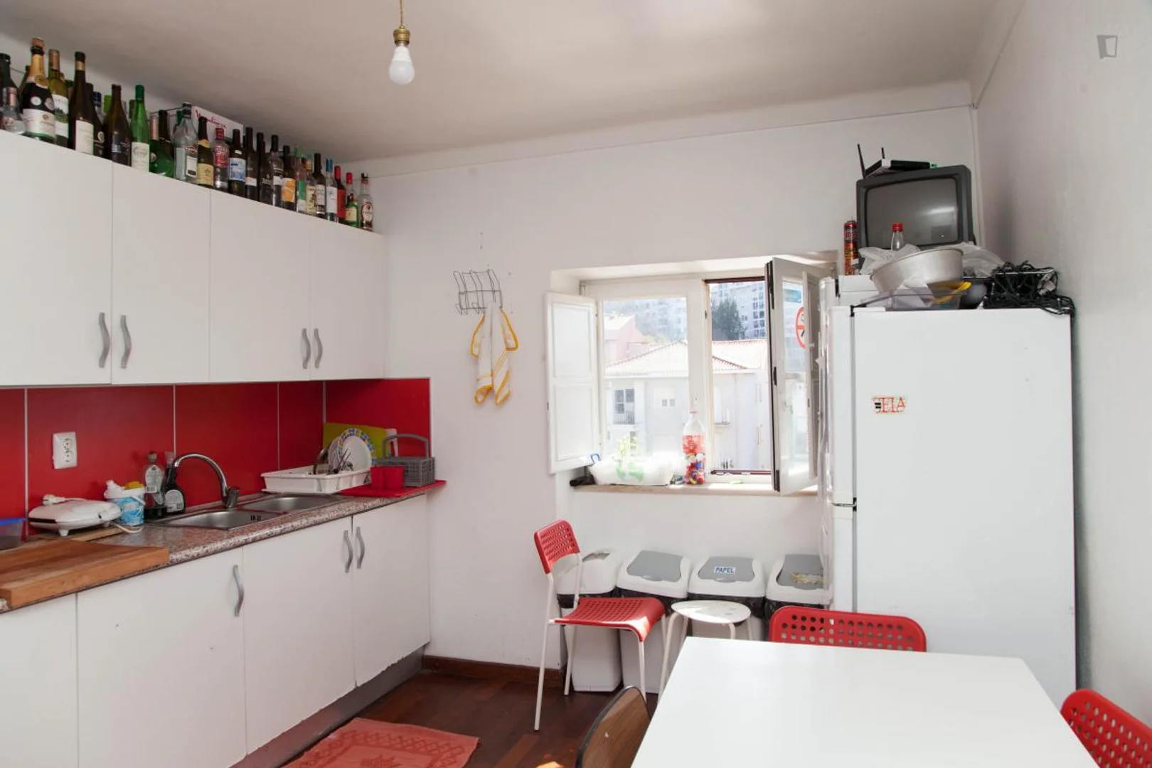 Habitación estudiantil económica con ubicación conveniente en 
