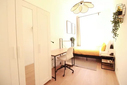 Quarto privado em Rue Pertinax, Médecin, imagem 1 de 10