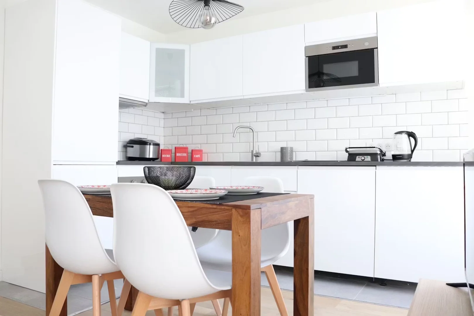 Economical student room with convenient location in 