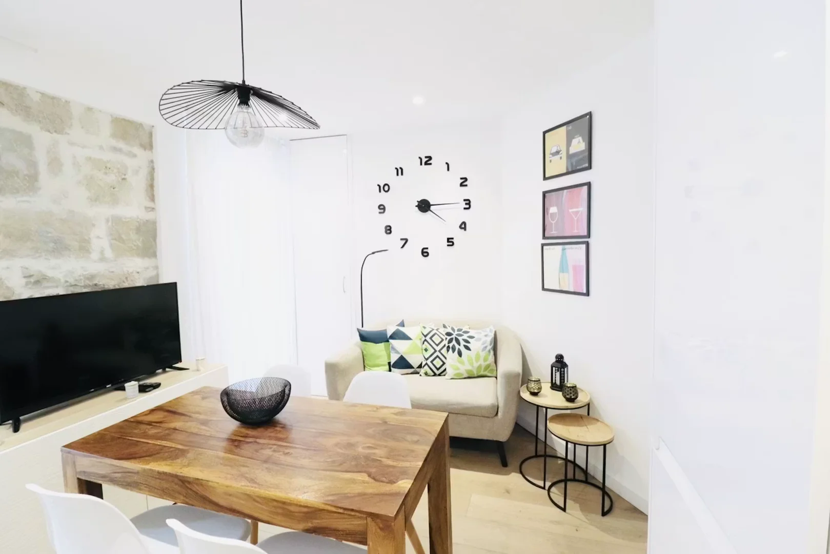 Room for rent in student apartment in , fully furnished