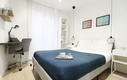 {area} de ortak bir dairede kiralık oda