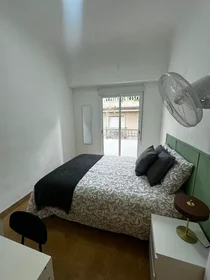 Chambre privée à Calle Sevilla, Carolinas Bajas, image 1 de 10