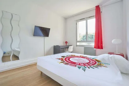 Özel oda konumu 3 Av. Georges Clemenceau, 51100 Reims, France, 1 12 görüntüsü