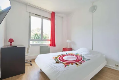 Özel oda konumu 3 Av. Georges Clemenceau, 51100 Reims, France, 2 12 görüntüsü
