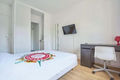 Özel oda konumu 3 Av. Georges Clemenceau, 51100 Reims, France, 3 12 görüntüsü