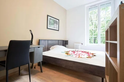 Privatzimmer in der 11 Pl. Drouet d'Erlon, 51100 Reims, France, bild 1 von 10