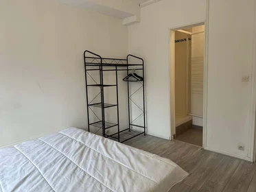 Özel oda konumu 3 Av. Georges Clemenceau, 51100 Reims, France, 4 13 görüntüsü