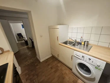 Dairenin tamamı konumu Klingenteichstraße, Altstadt, 9 10 görüntüsü