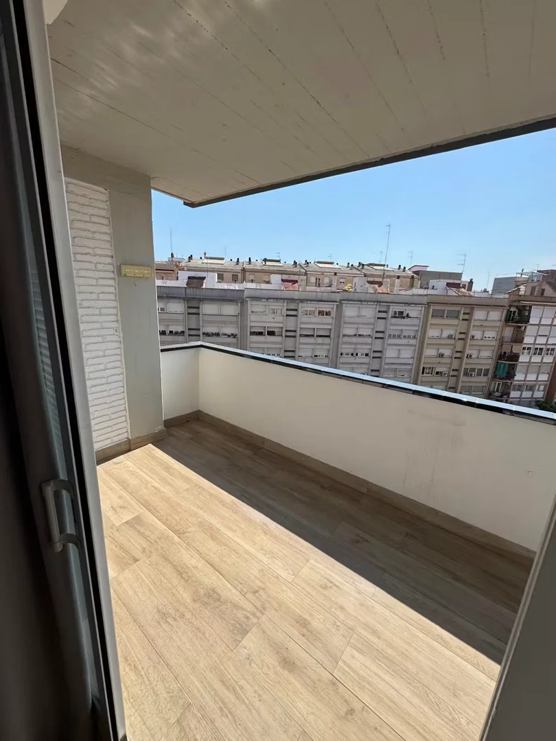'de öğrenci dairesinde, tamamen mobilyalı kiralık oda