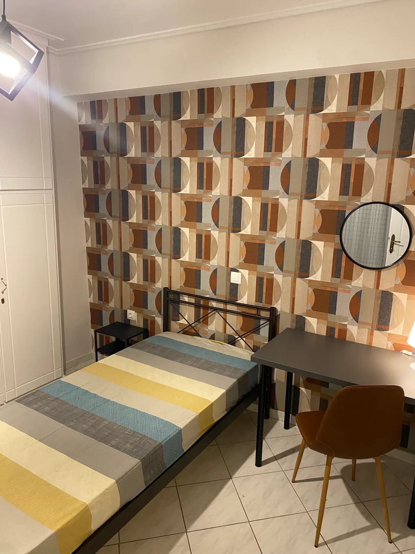 Budget-friendly student room close to campus in 