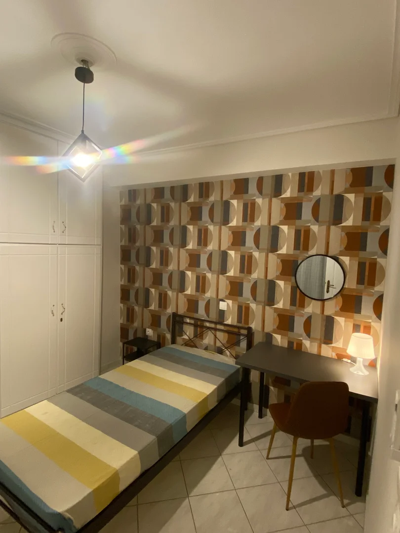 Comfortable and spacious student room in 
