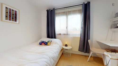 Privatzimmer in der avenue de l'Étoile, bild 1 von 12