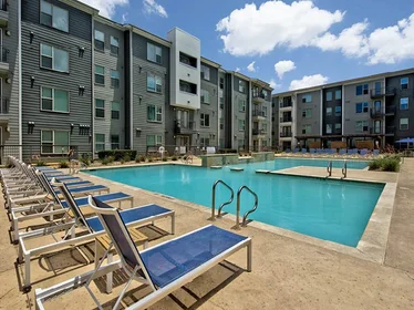 Apartamento inteiro em residência em 815 W Abram St, Arlington, TX 76013, USA, imagem 12 de 29