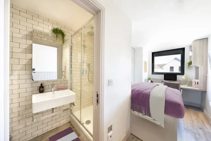 Studio in residence at 35 The Parade, Cardiff CF24 3AD, United Kingdom, image 20 of 25