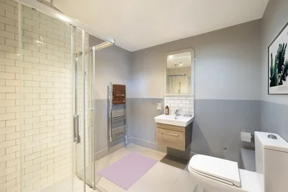 Studio in residence at 35 The Parade, Cardiff CF24 3AD, United Kingdom, image 21 of 25