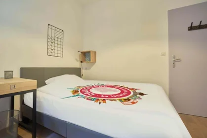 Habitación privada en 5 Av. Foch, 54000 Nancy, France, imagen 2 de 12